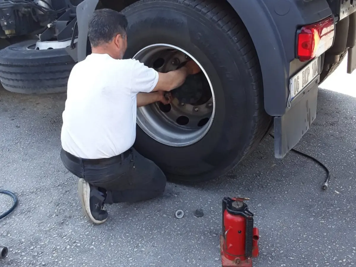 Pazarlar Oto Lastikçi